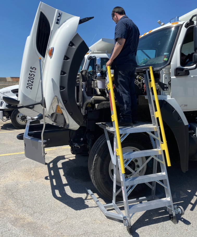 this image shows onsite truck repair in Manhattan, NY